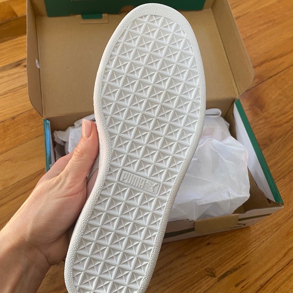 Brand New Pink Puma sneakers - Picture 4 of 5